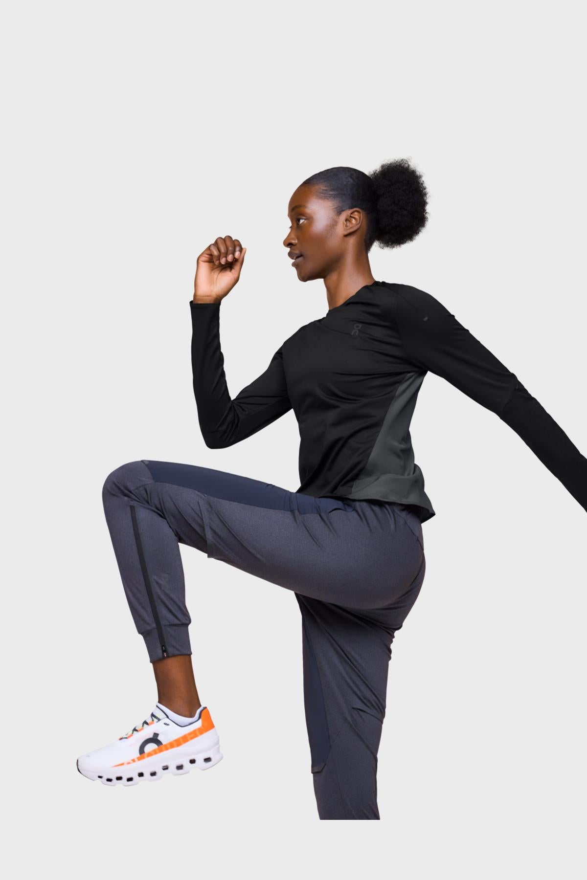 On W - パフォーマンス ロング T