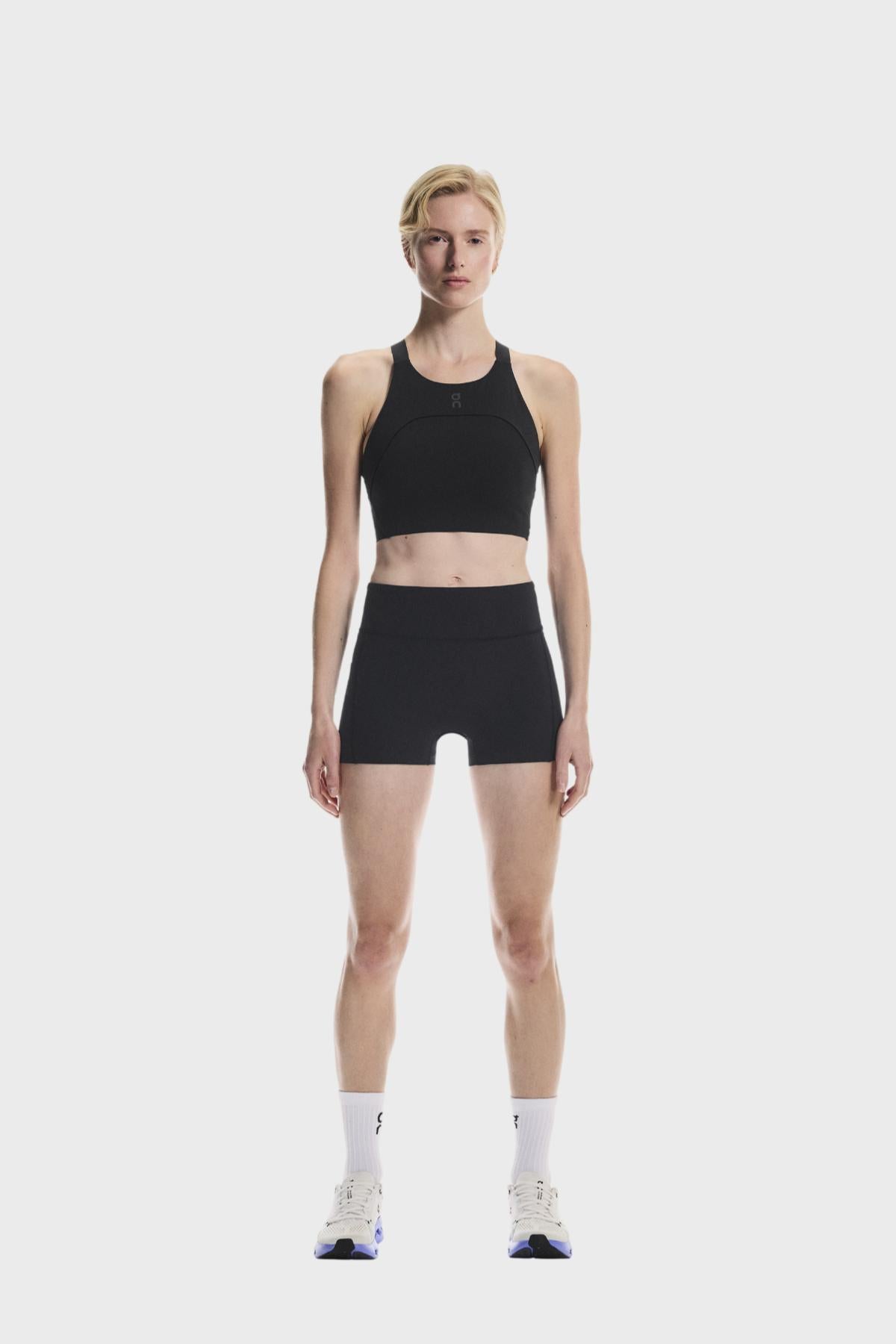 On W - Performance Crop