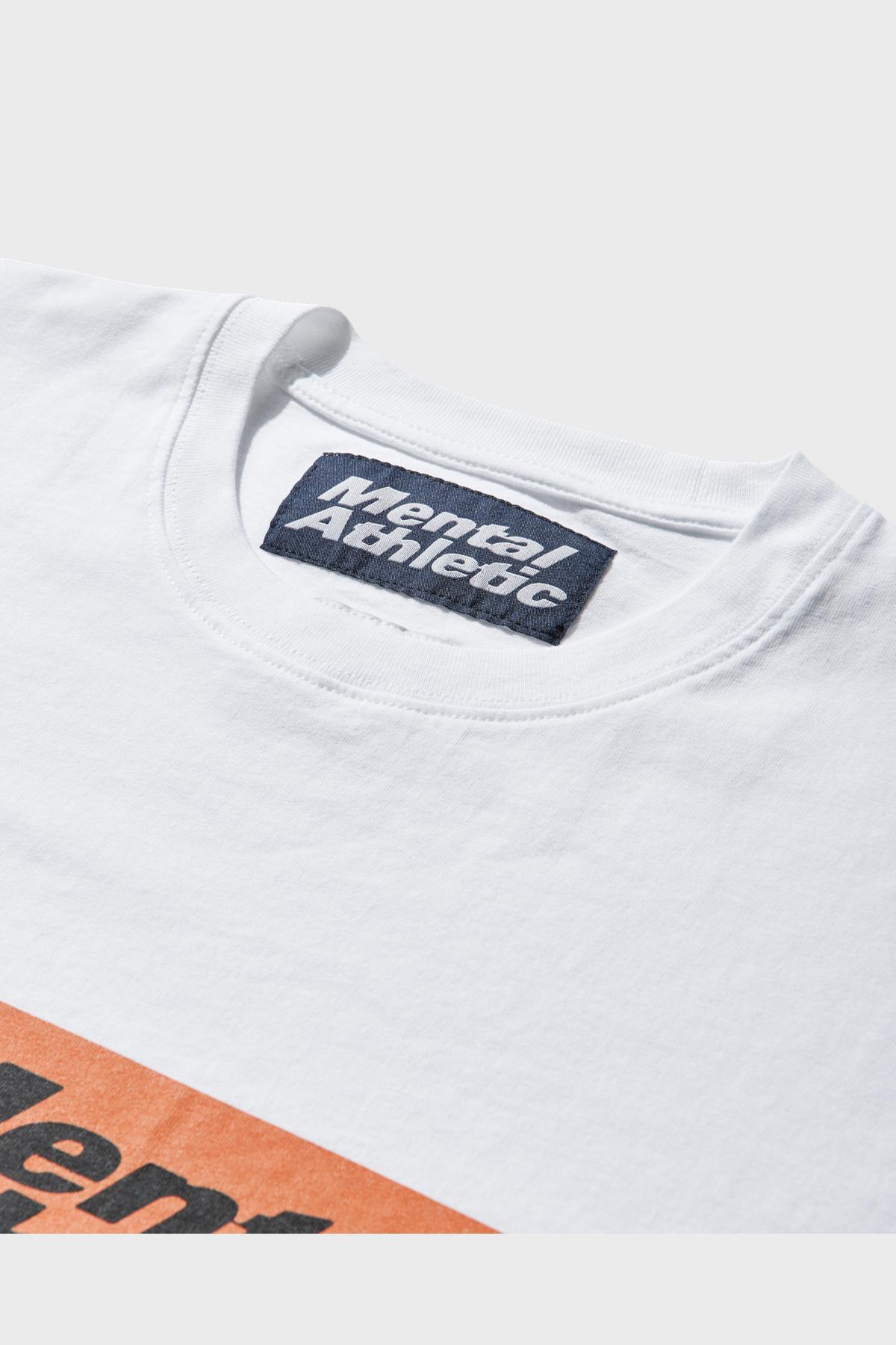 SATISFY - モステック TM Tシャツ