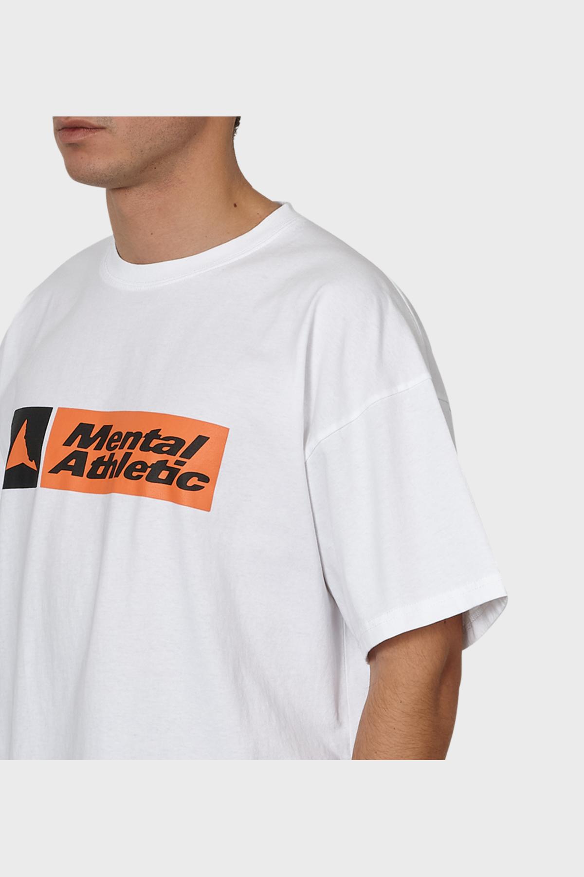 SATISFY - モステック TM Tシャツ