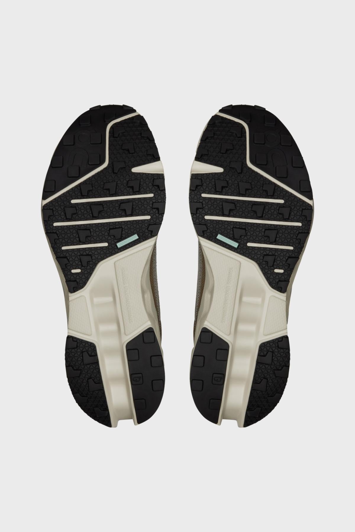 On - CLOUDSURFER TRAIL