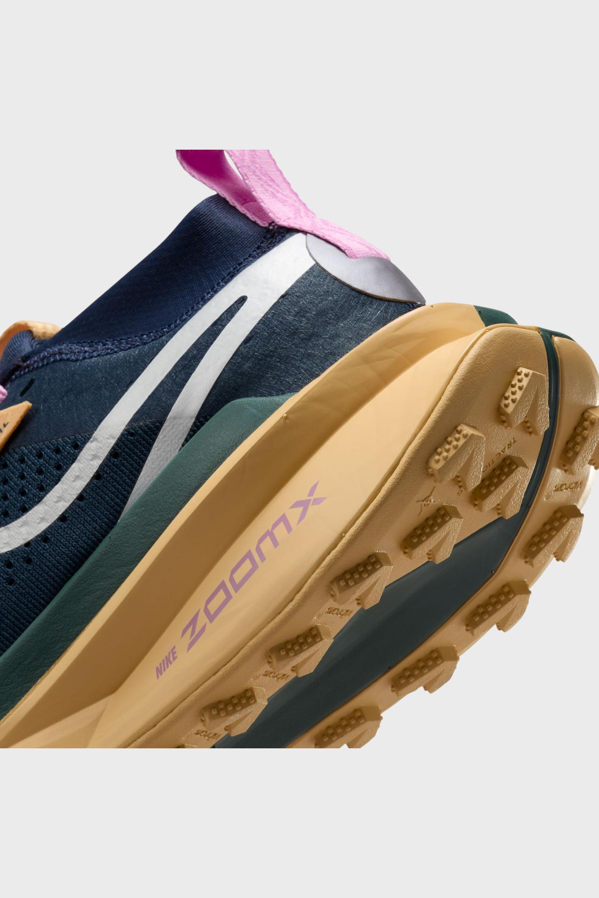 W ZOOMX ZEGAMA TRAIL 2