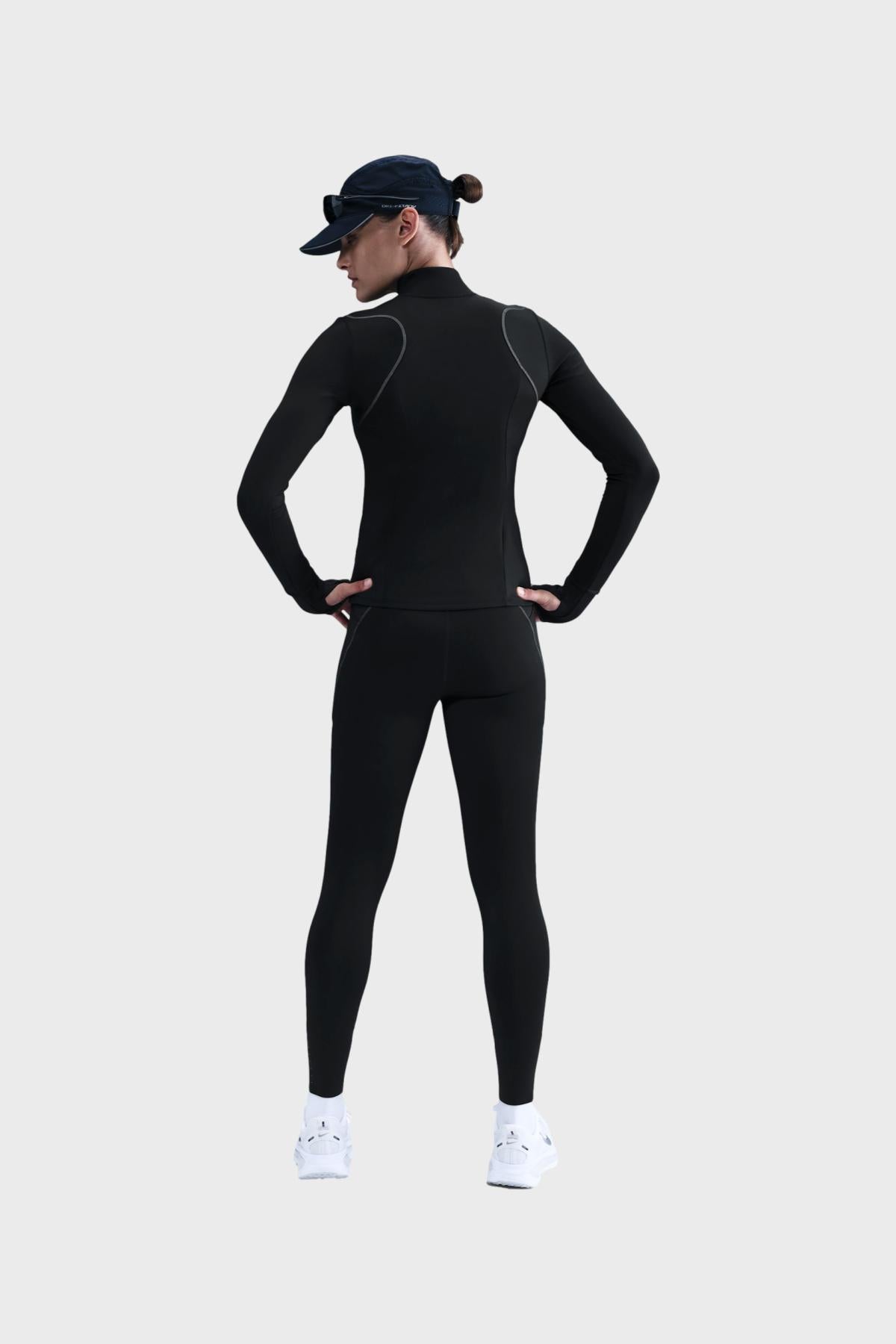 NIKE - W ナイキ DRI-FIT SWIFT ショーツ 2 および 1