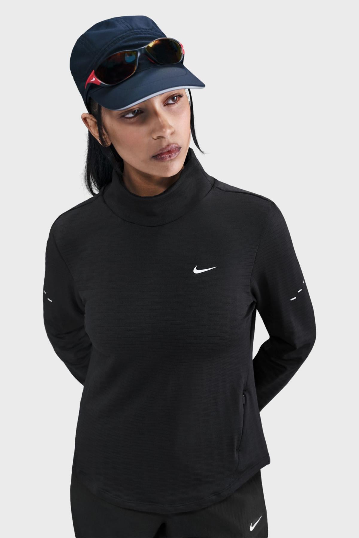 NIKE - W ナイキ DRI-FIT SWIFT ショーツ 2 および 1