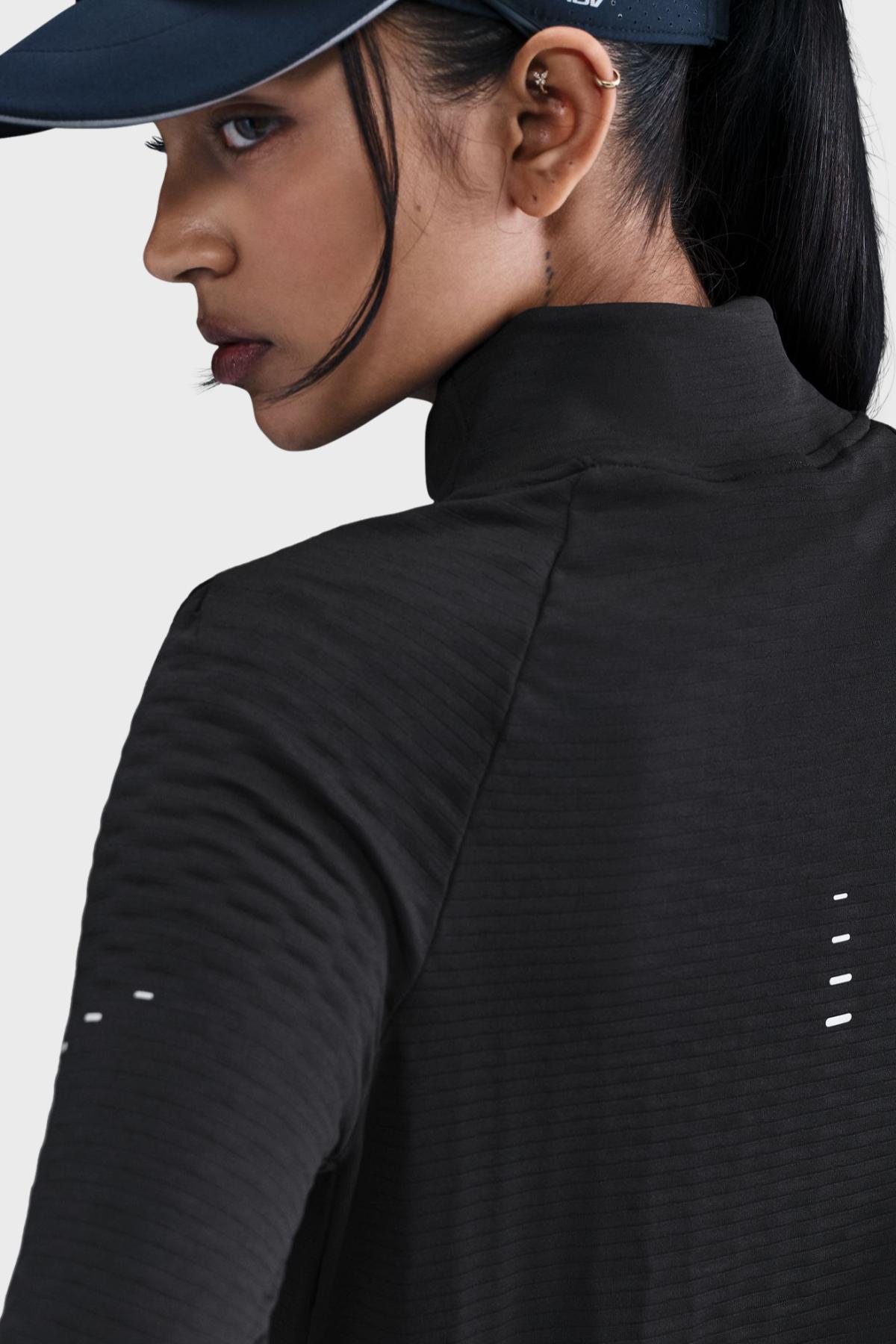 NIKE - W ナイキ DRI-FIT SWIFT ショーツ 2 および 1