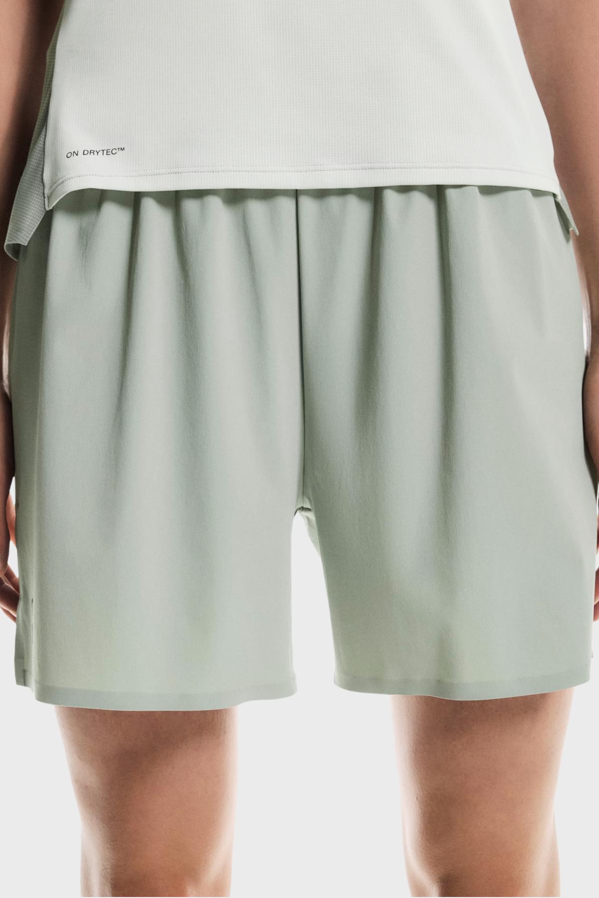 On W - 5" Performance Shorts