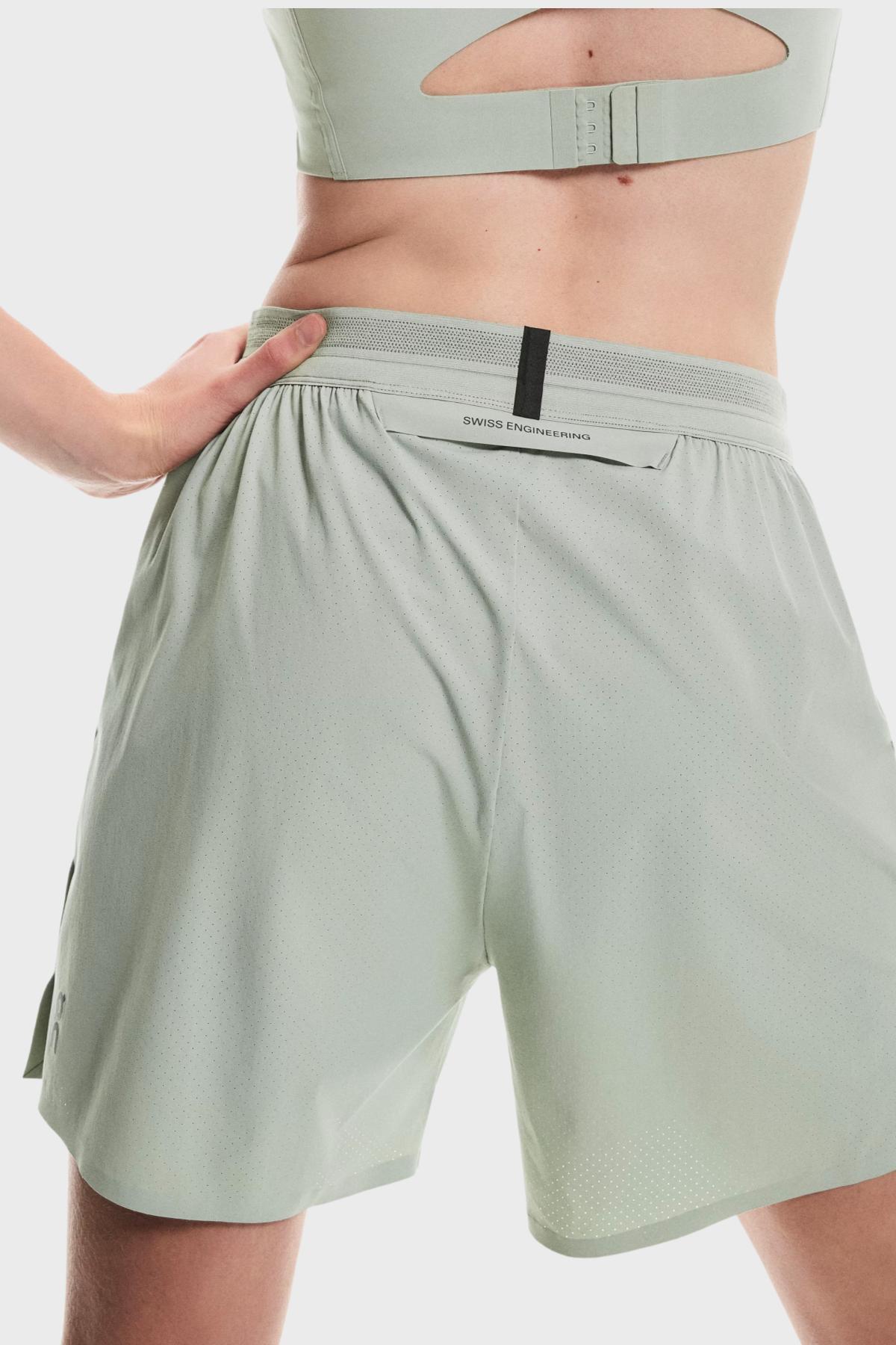 On W - 5" Performance Shorts