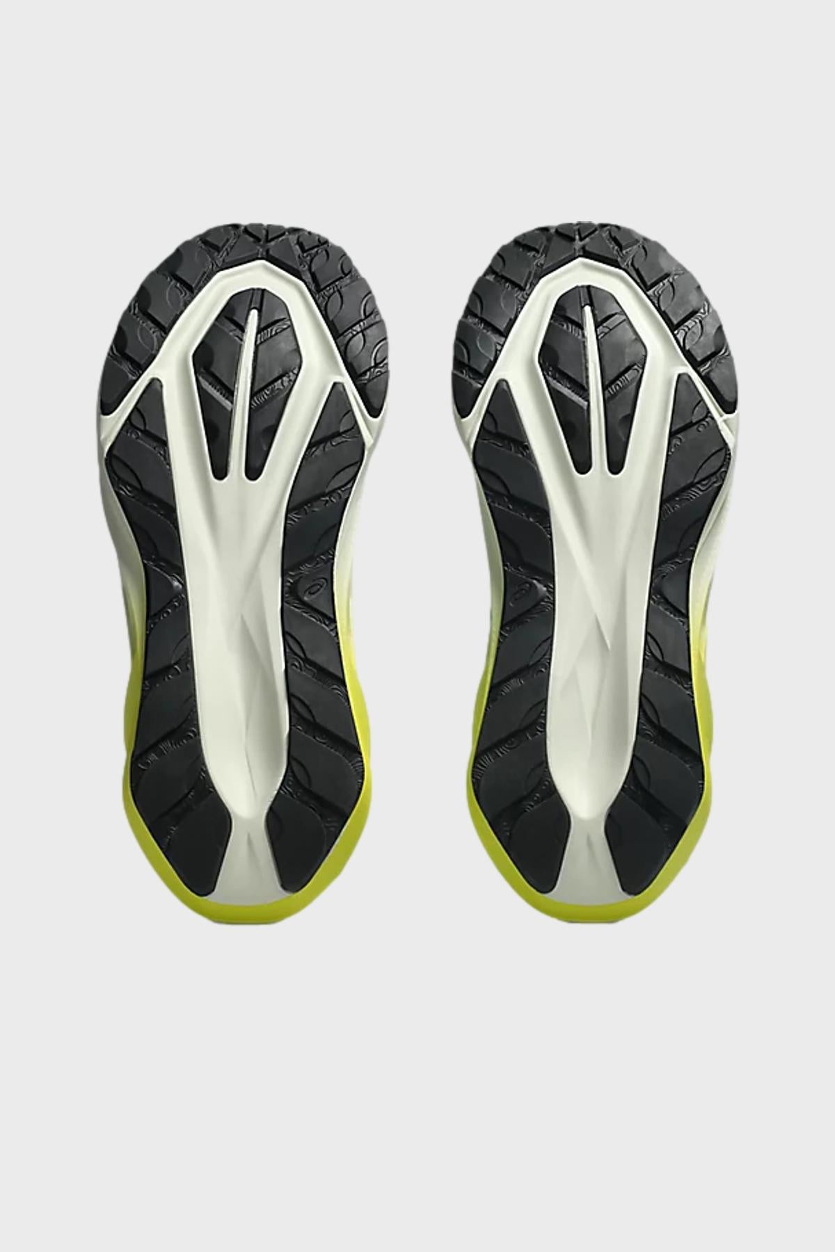 アシックス - ノヴァブラスト 5