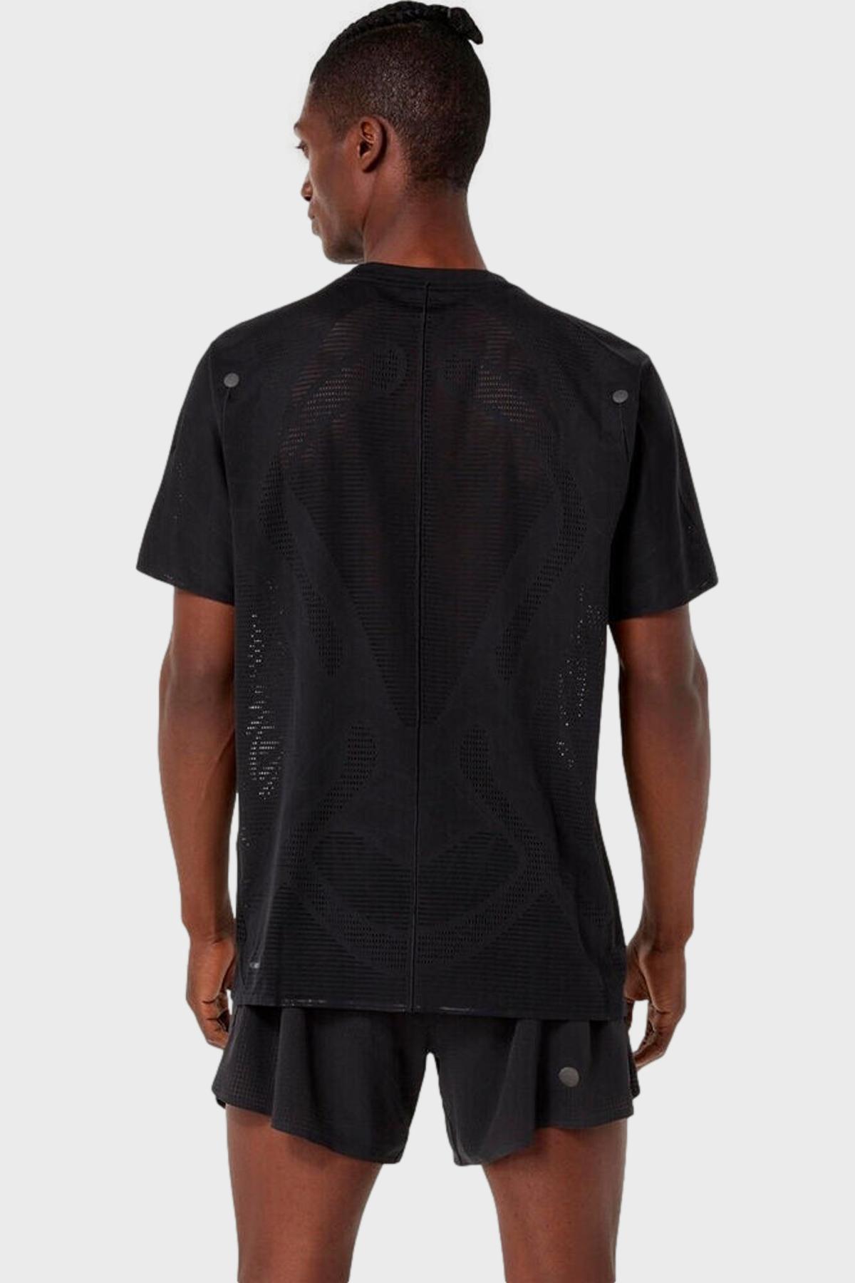 オン - パフォーマンス T