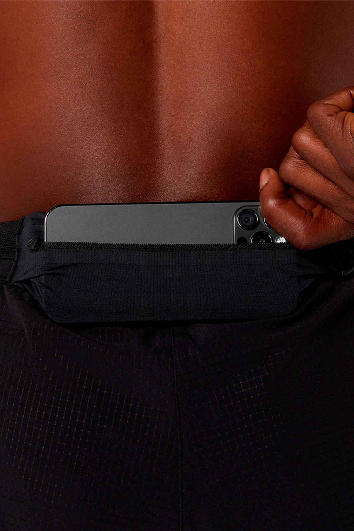 オン - パフォーマンス T