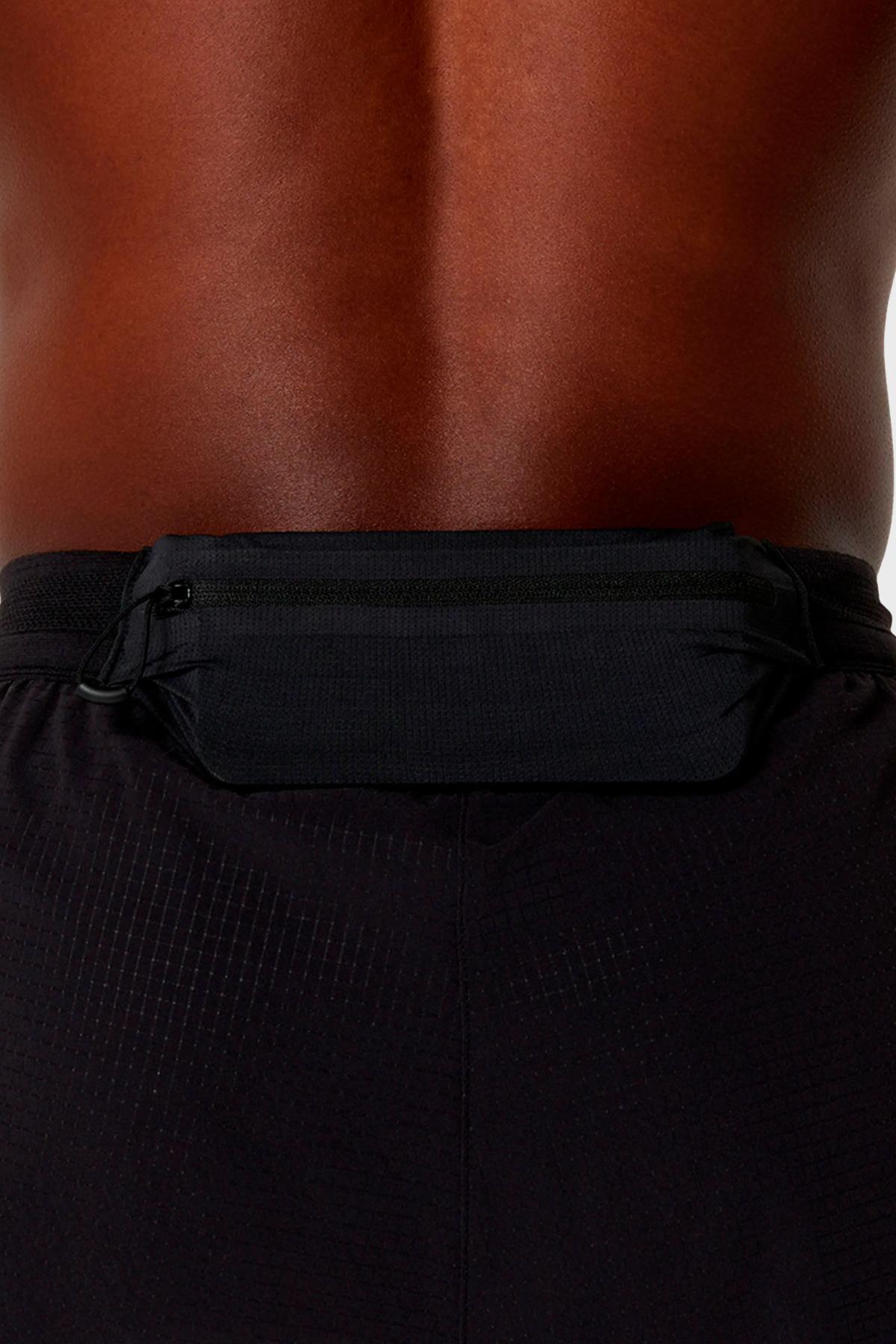 オン - パフォーマンス T