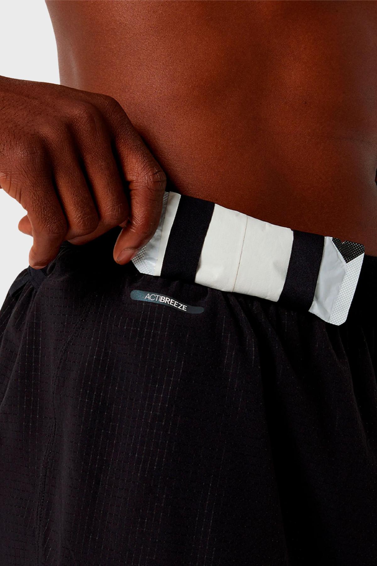 オン - パフォーマンス T