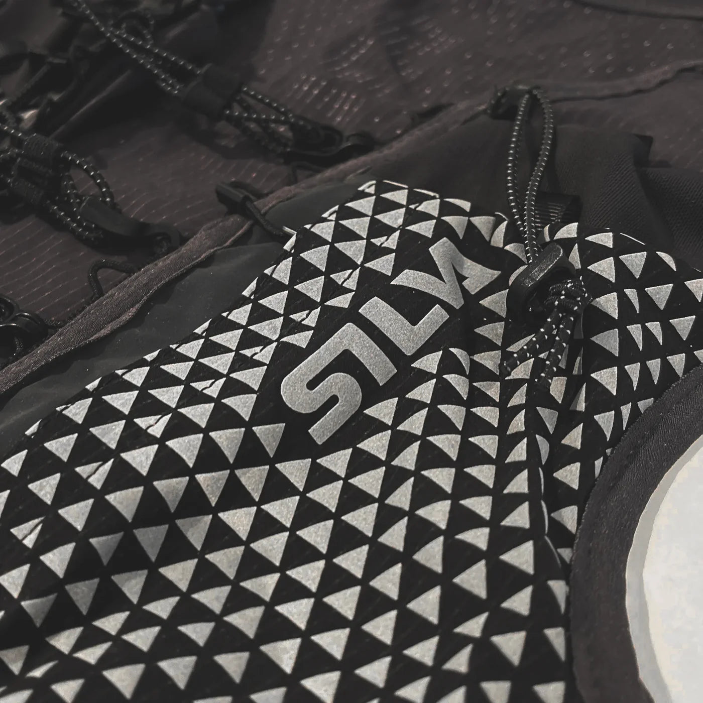 Strive Fly 3L Reflective