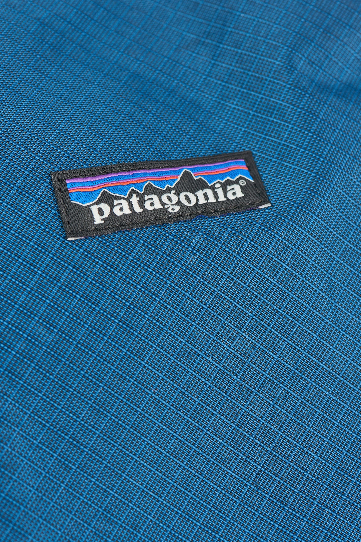 patagonia - black hole cube 6L medium