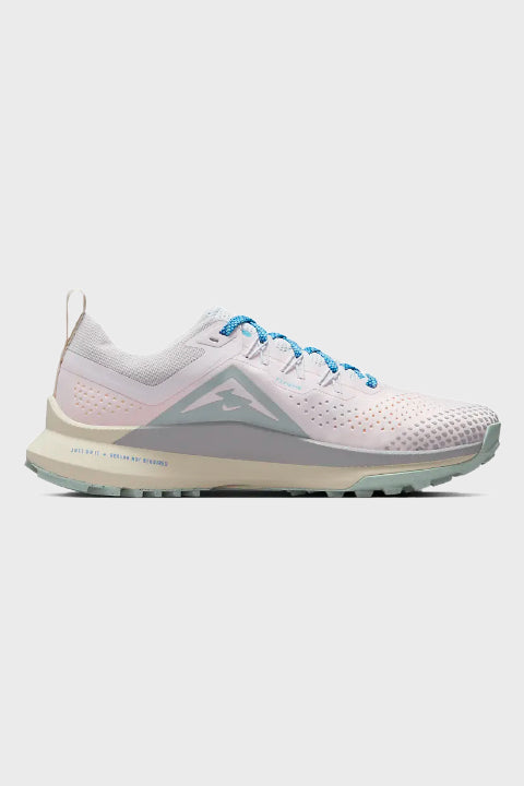 W React Pegasus Trail 4